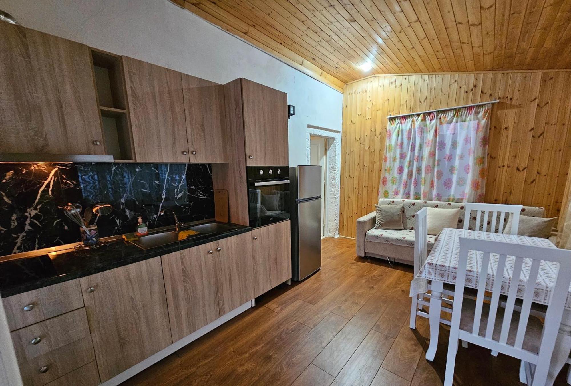 Aeria Rooms Himarë Extérieur photo
