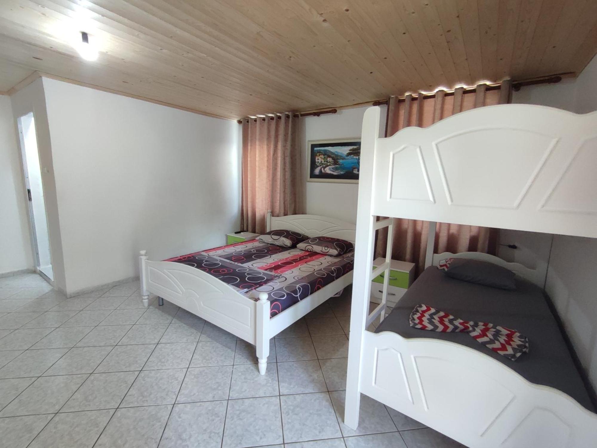 Aeria Rooms Himarë Extérieur photo